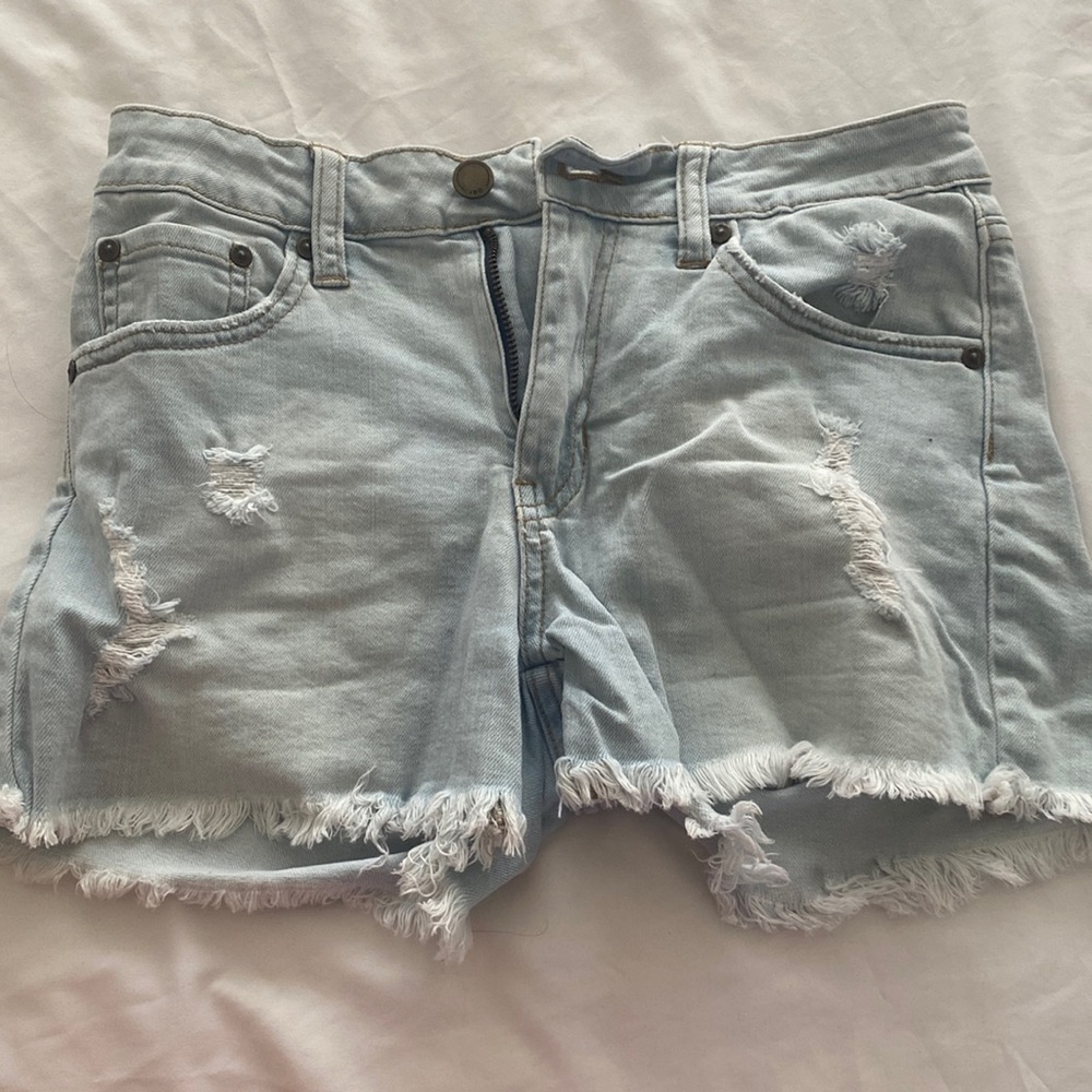 Light wash low rise jbd shorts